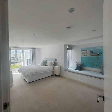 6 Ocean Gate Apartment New Quay Exteriör bild