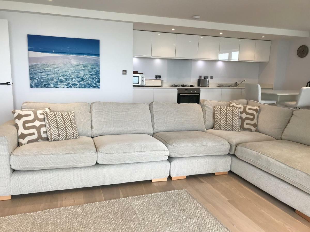 6 Ocean Gate Apartment New Quay Exteriör bild